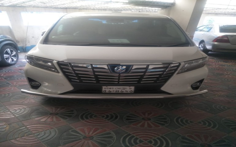 Toyota Alphard 2012 White Back Image