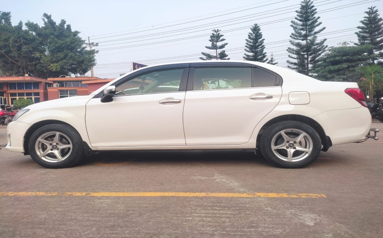 Toyota Axio 2014 Back Image